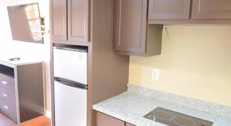 Fridge, microwave