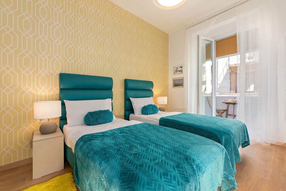 Deluxe Double or Twin Room, City View | 1 bedroom, premium bedding, in-room safe, desk