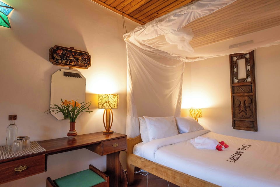 Standard Room | In-room safe, WiFi (free), bed sheets