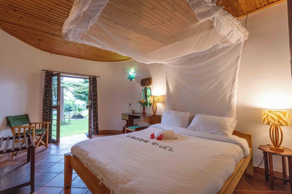 Standard Room | In-room safe, WiFi (free), bed sheets