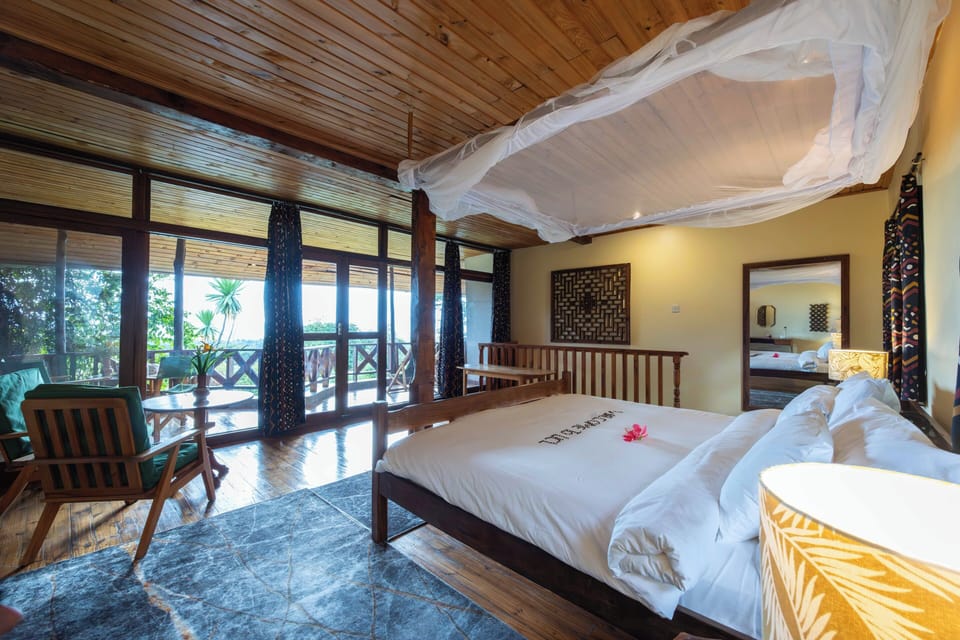 Executive Double Room, 1 King Bed, Pool View | In-room safe, WiFi (free), bed sheets