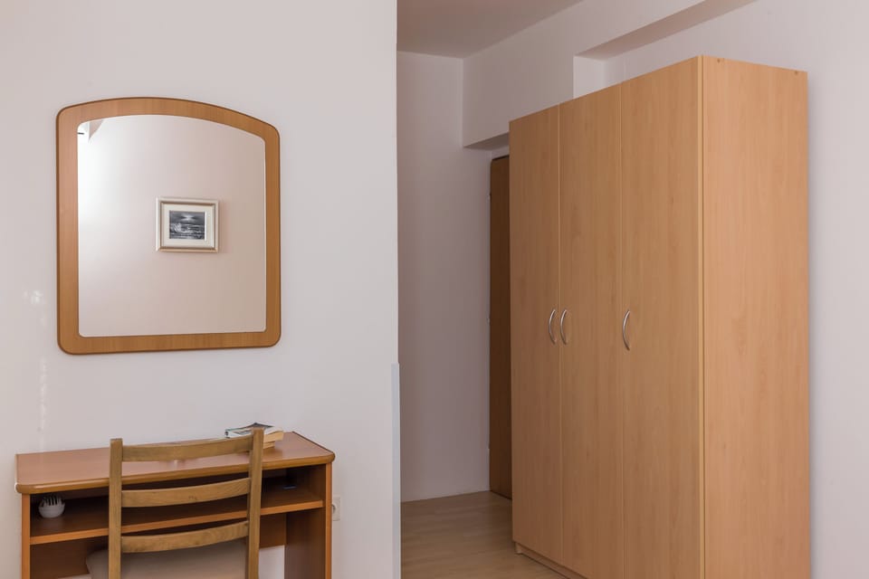 Double Room (Apartment & Rooms Villa Katarina - Do) | 1 bedroom, individually decorated, individually furnished