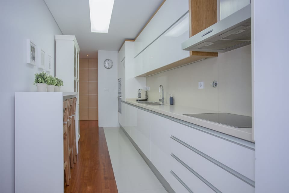 Deluxe Apartment, 2 Bedrooms | Private kitchen | Full-size fridge, microwave, oven, stovetop