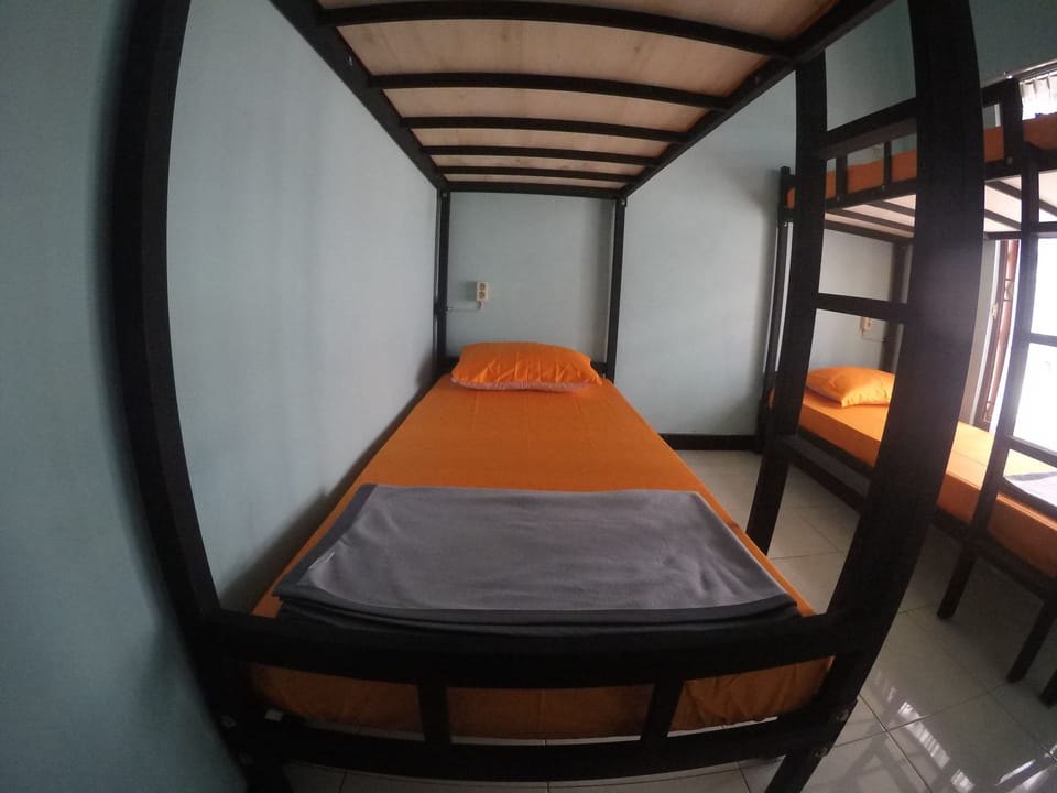 Shared Dormitory, Women only | Free WiFi, bed sheets