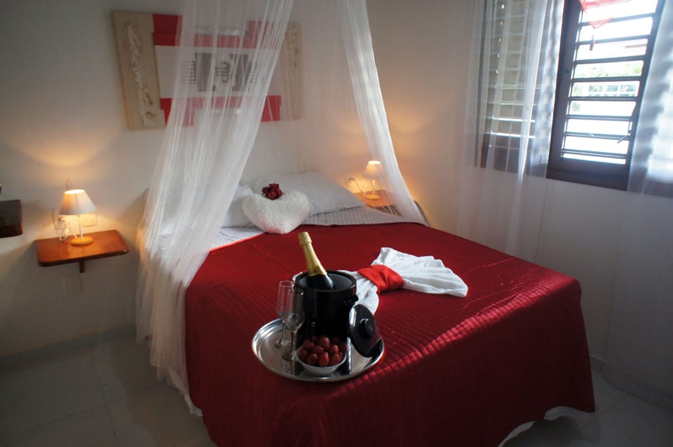 Double Room | Minibar, individually decorated, individually furnished, free WiFi