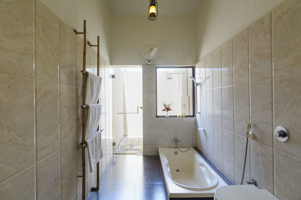 Suite, River View | Bathroom | Eco-friendly toiletries, hair dryer, towels, soap