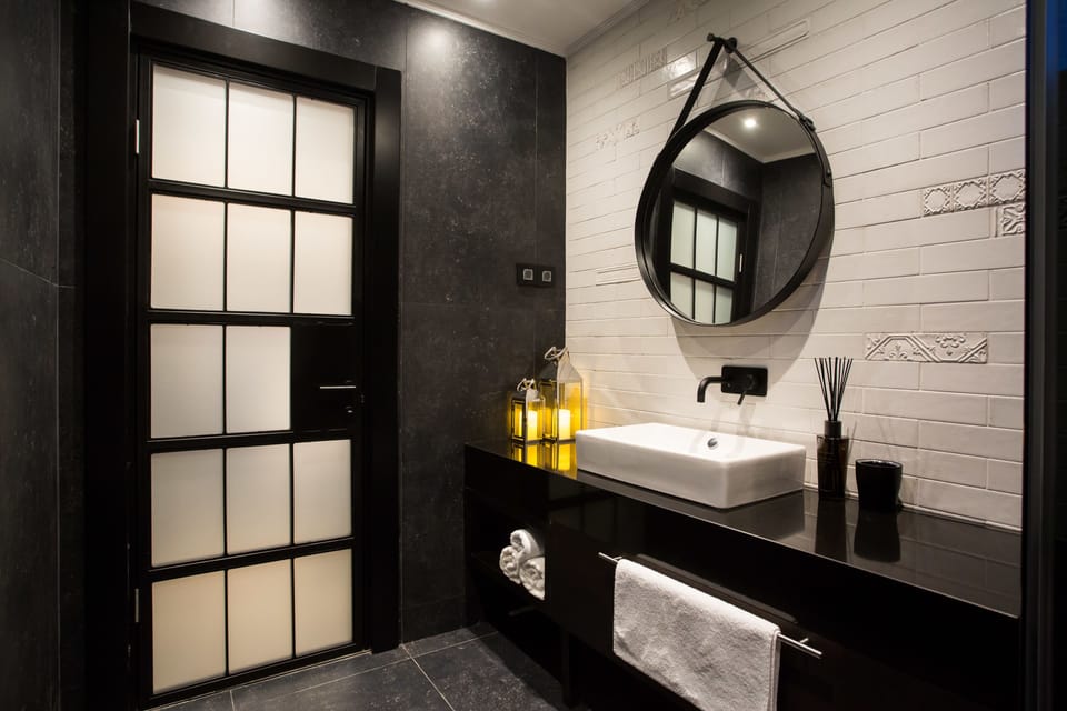 Bathroom sink