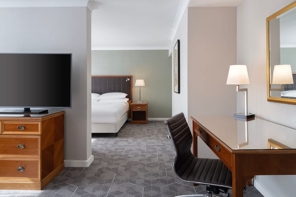 Junior Suite, 1 Bedroom | Frette Italian sheets, premium bedding, down comforters, pillowtop beds