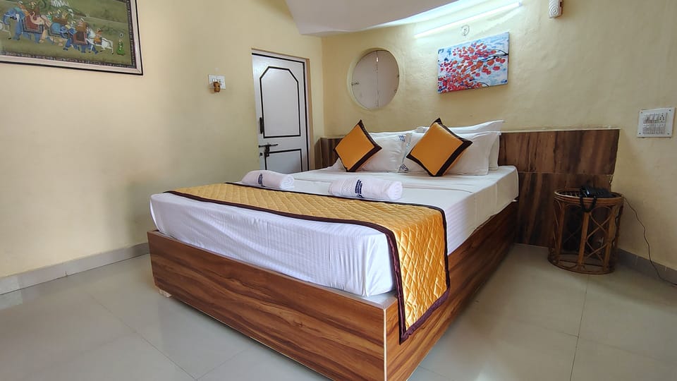 Garden View A/C Cottage | Premium bedding, desk, soundproofing, free WiFi