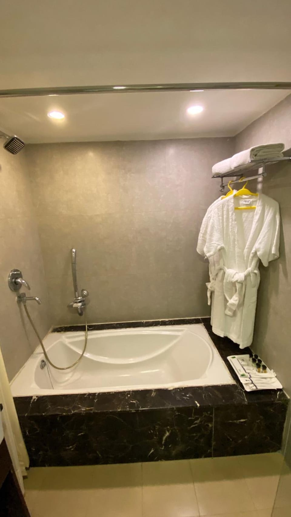 Shower, free toiletries, hair dryer, bidet