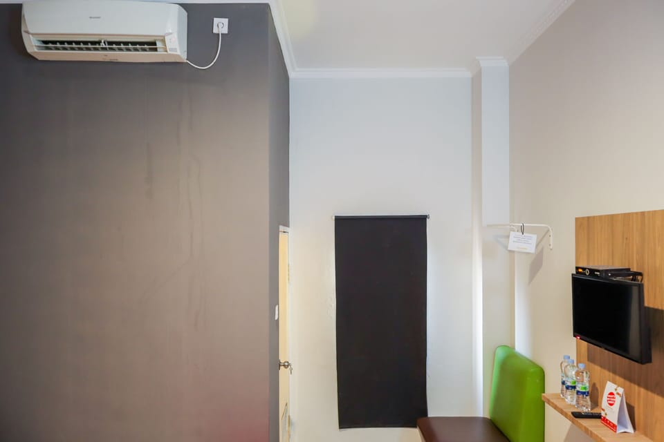 Superior Suite | 1 bedroom, desk, WiFi (free), bed sheets