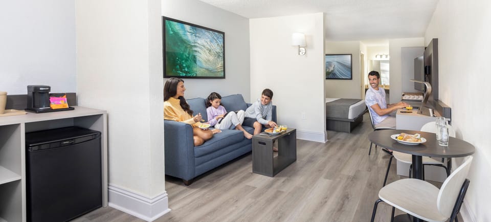 Premium Suite, 1 King Bed with Sofa bed | In-room safe, individually decorated, individually furnished, desk