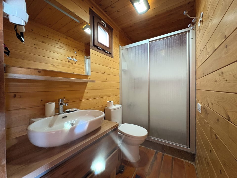 Romantic Bungalow, 1 Bedroom, Sea View, Beachfront | Bathroom | Shower, free toiletries, hair dryer, bathrobes