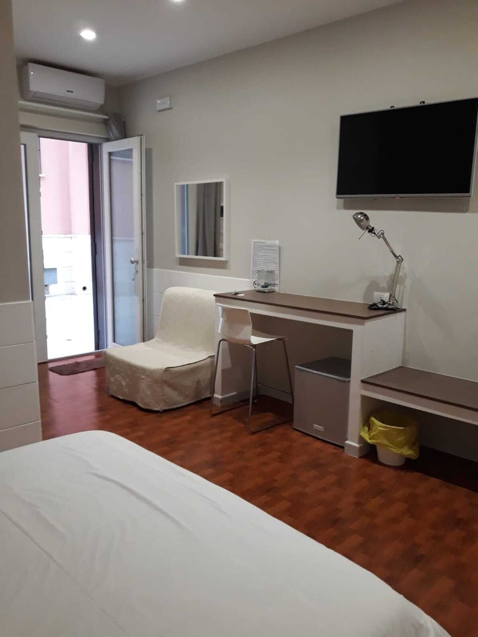 Room amenity