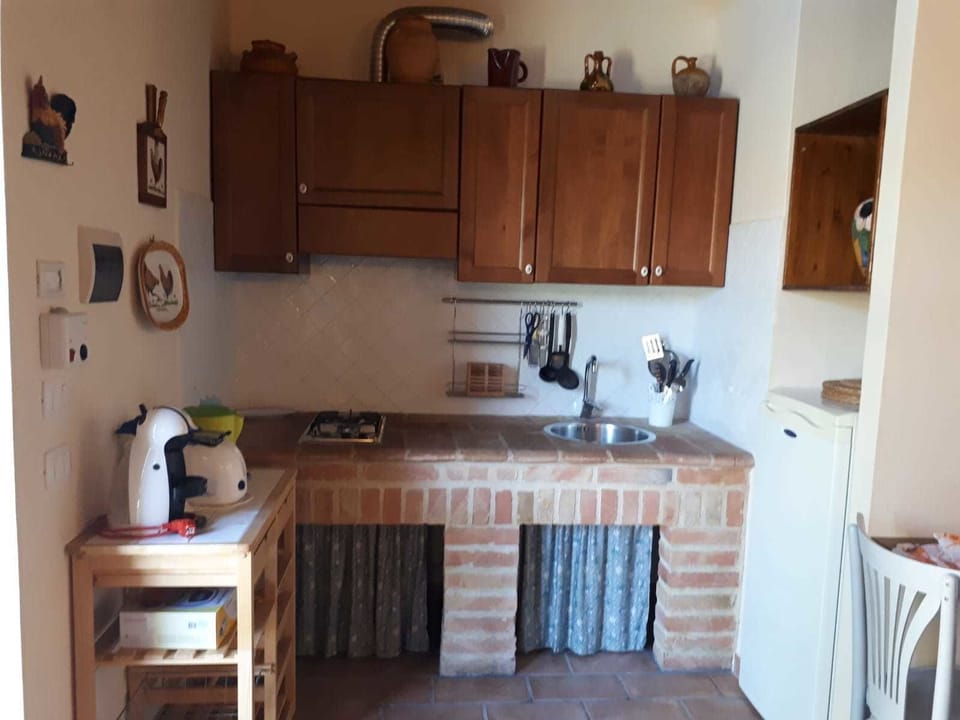 Studio (Violetta) | Private kitchenette | Fridge, stovetop, espresso maker, electric kettle