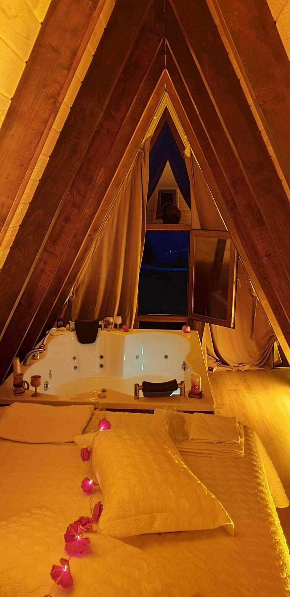 Deluxe Bungalow, Multiple Beds, Accessible, Mountain View | Premium bedding, down comforters, minibar, individually decorated