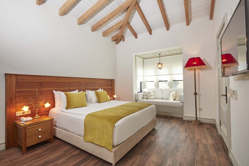 Traditional Double Room | Egyptian cotton sheets, premium bedding, down comforters, minibar