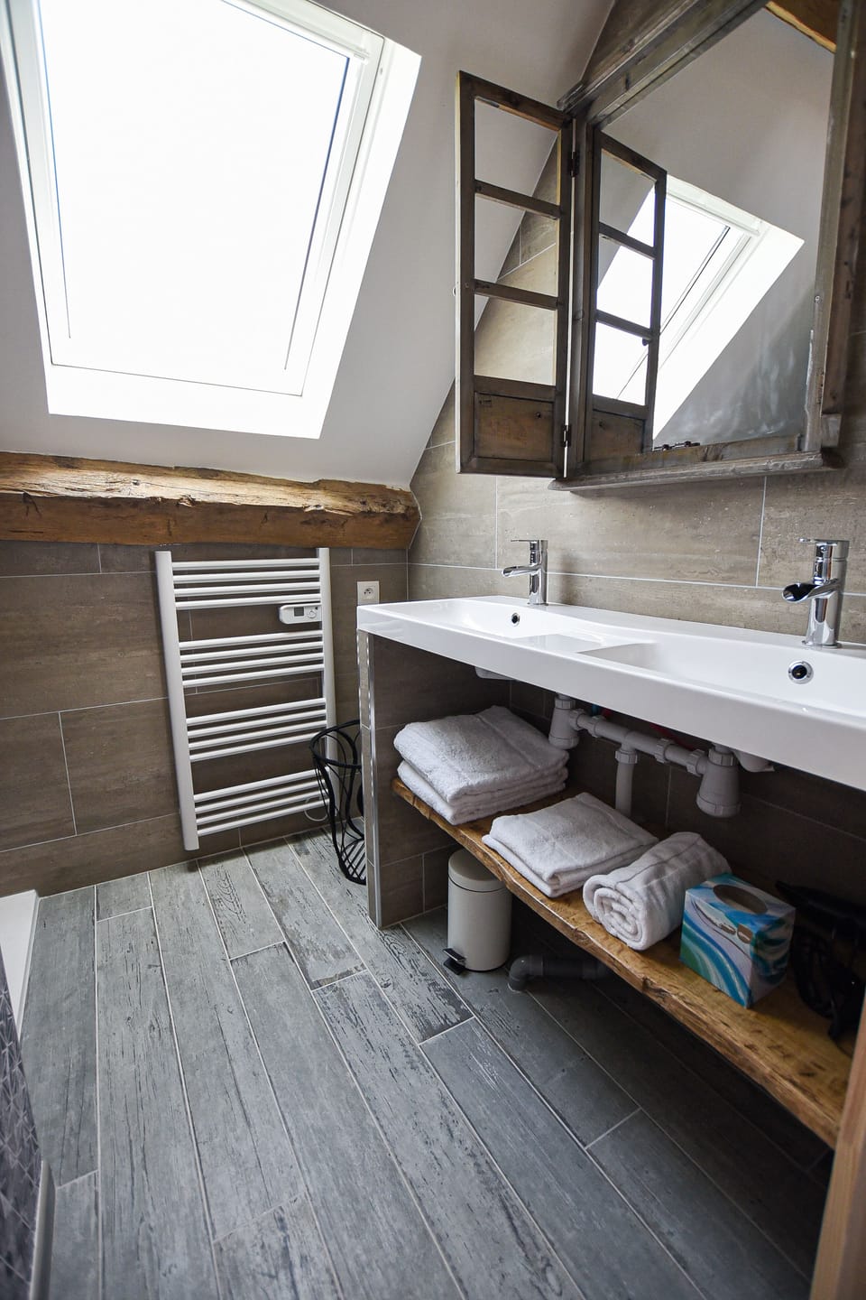 Comfort Room (Relookee) | Bathroom | Shower, hydromassage showerhead, free toiletries, hair dryer