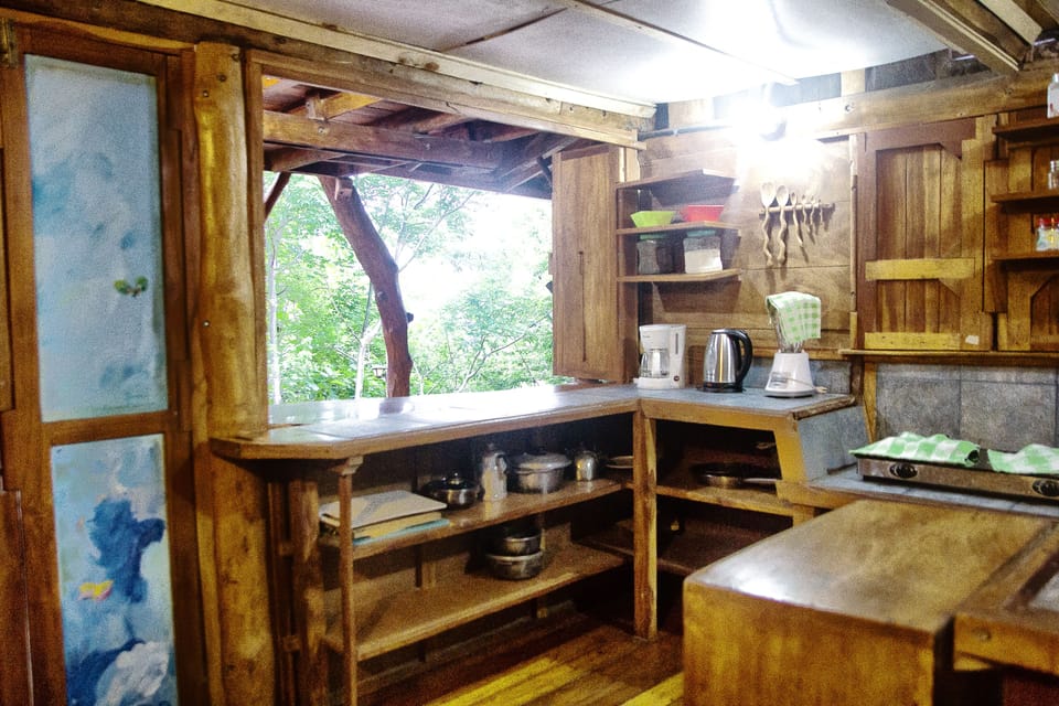 Double Room, Private Bathroom | Shared kitchen | Fridge, stovetop, cookware/dishes/utensils