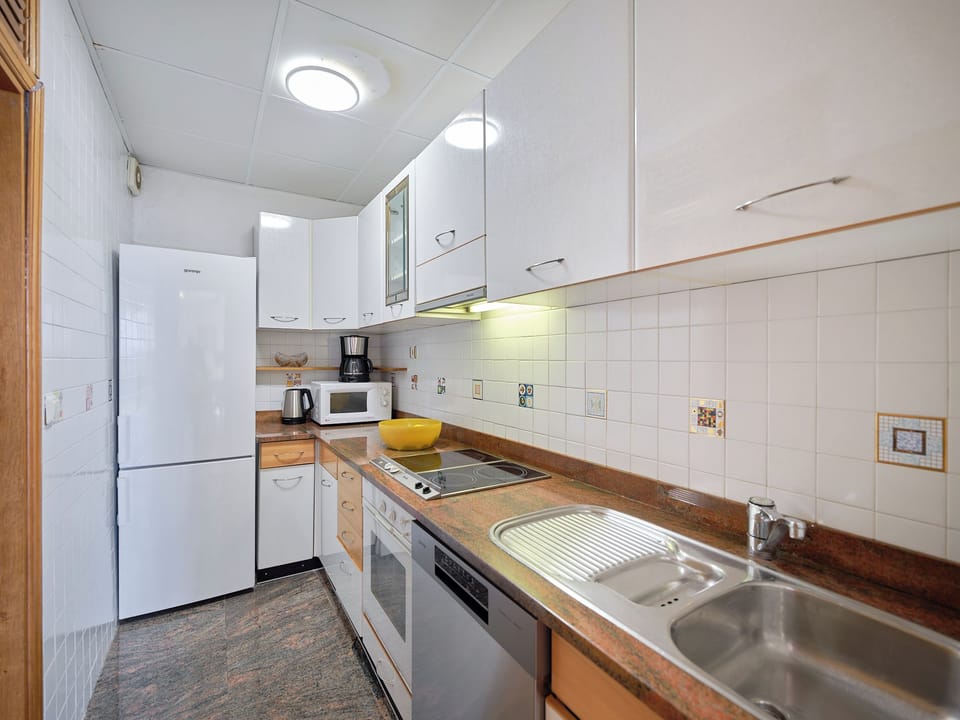 Apartment, Terrace, Sea View (2 Bedrooms) | Private kitchen | Coffee/tea maker, full-size fridge, microwave, oven