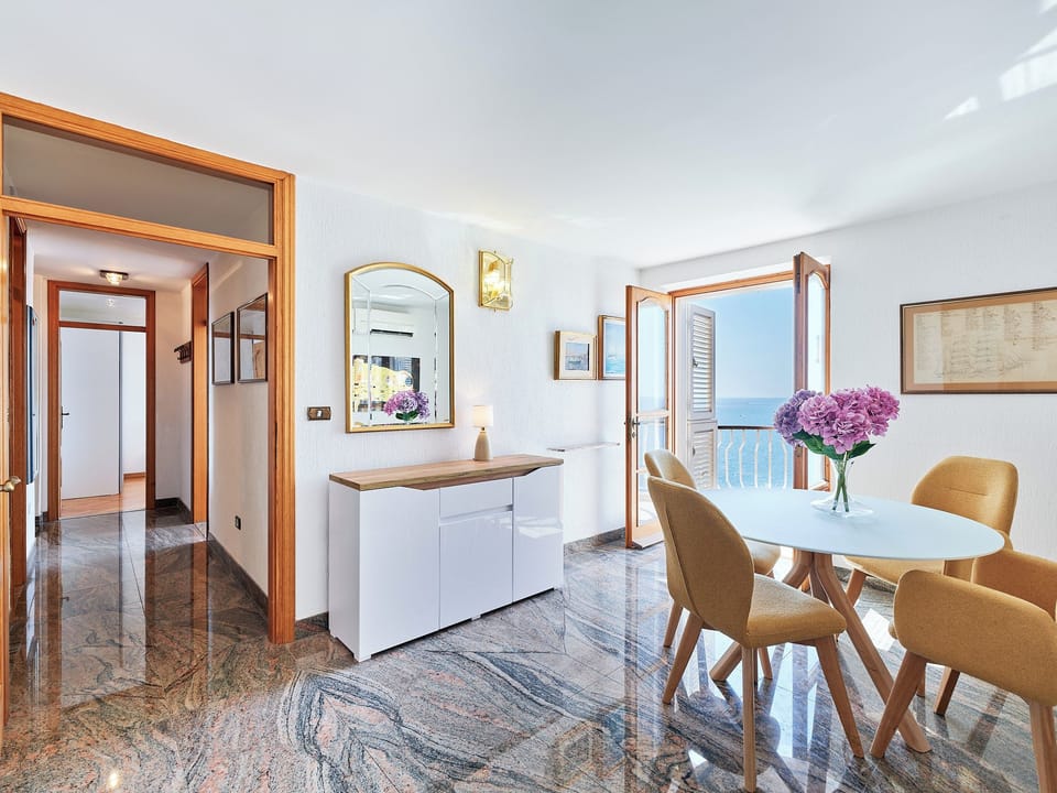 Apartment, Terrace, Sea View (2 Bedrooms) | In-room dining
