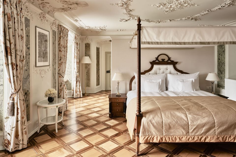 Fürsten Suite | In-room safe, desk, soundproofing, iron/ironing board