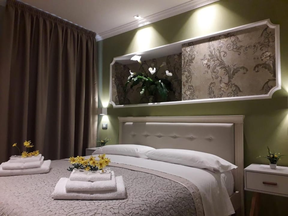 Minibar, in-room safe, desk, blackout drapes