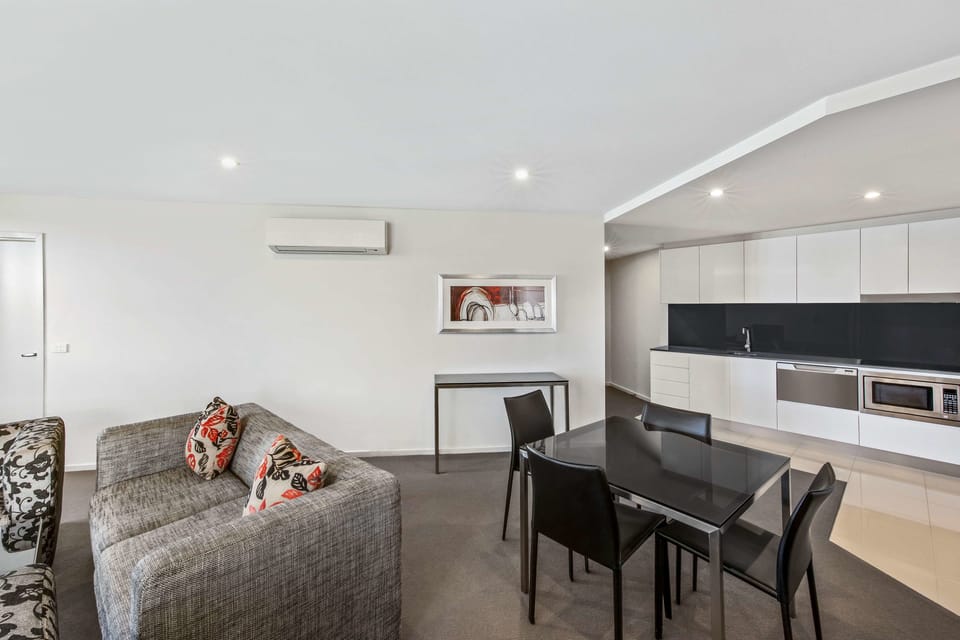 Premium bedding, in-room safe, desk, laptop workspace