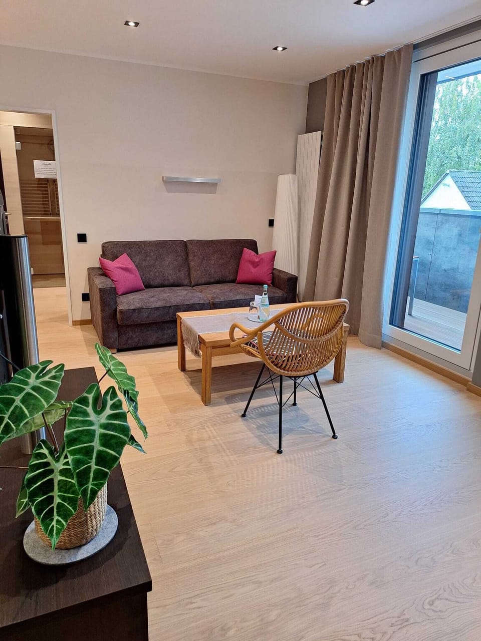 Grand Room, Courtyard Area (Comfort) | Living area | Flat-screen TV