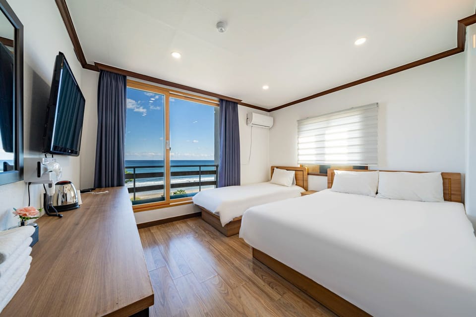 Standard Twin Room, Ocean View | Free WiFi