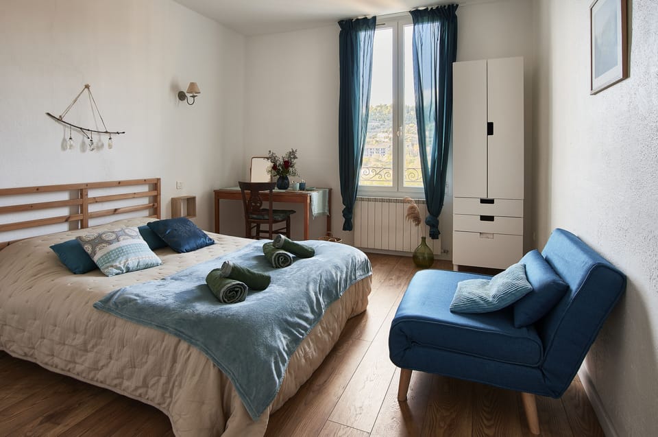 Classic Double Room, Private Bathroom | Individually decorated, individually furnished, soundproofing
