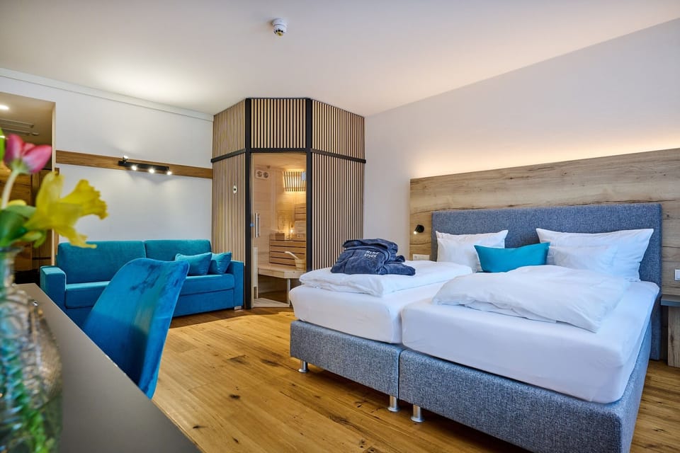 Comfort Double Room, Sauna | Hypo-allergenic bedding, minibar, in-room safe, individually decorated