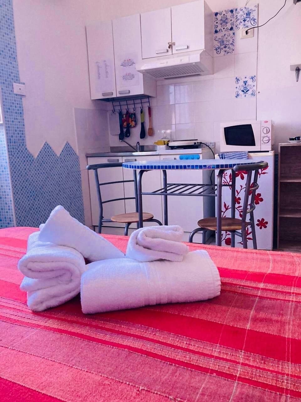 Comfort Triple Room, Ensuite (for 2 people) | Hypo-allergenic bedding, down comforters, in-room safe, free WiFi