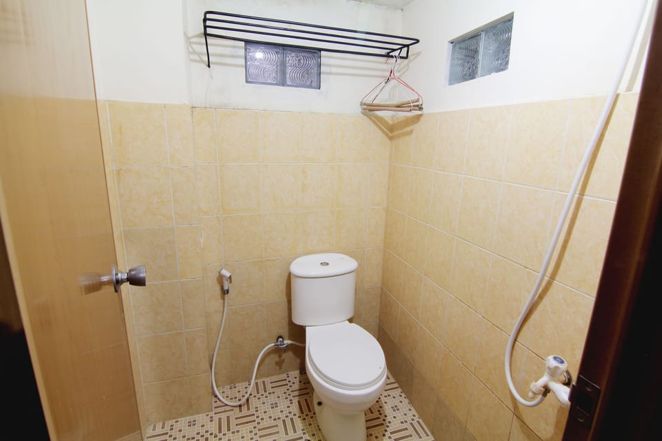 Family Room | Bathroom | Shower