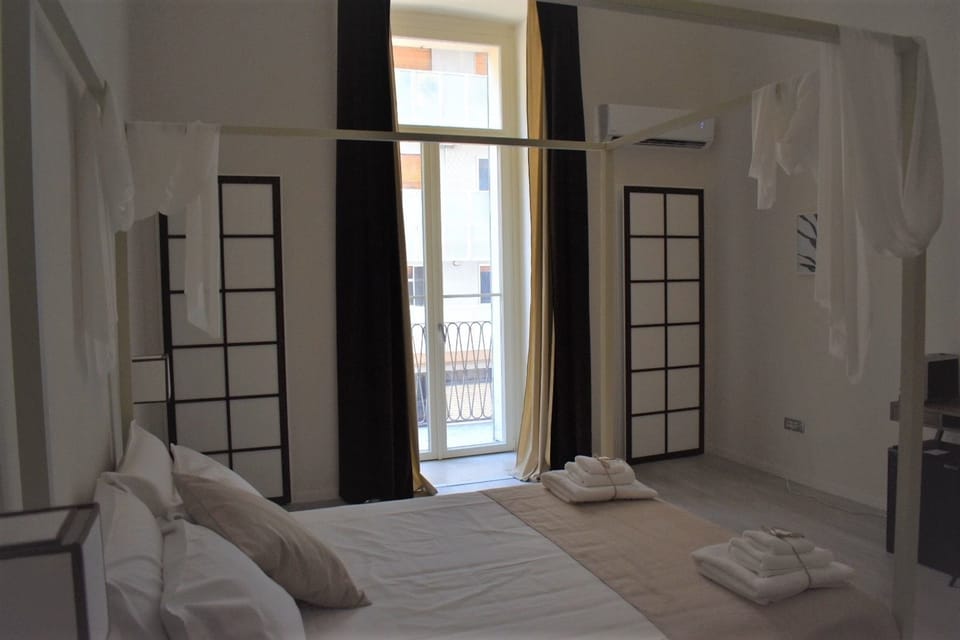 Desk, soundproofing, cribs/infant beds, free WiFi