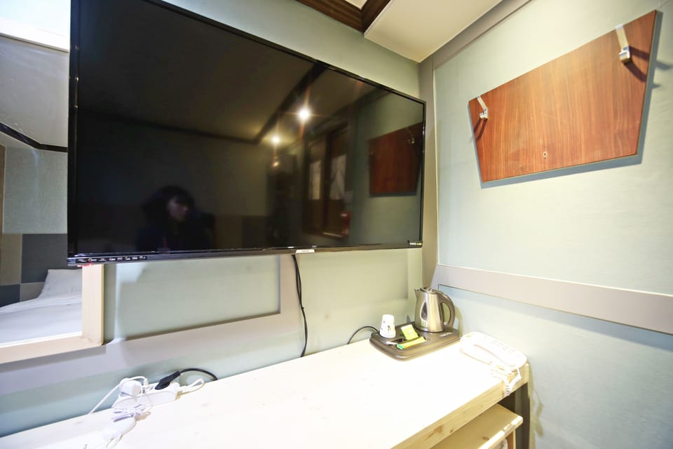 Standard Room | Television