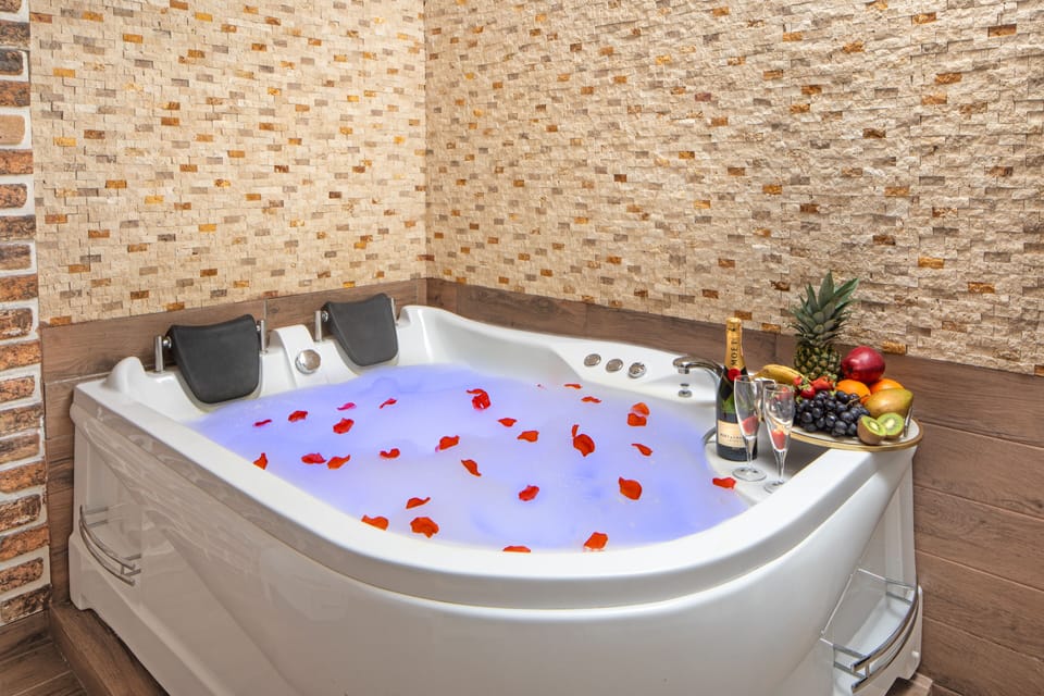 Jetted tub