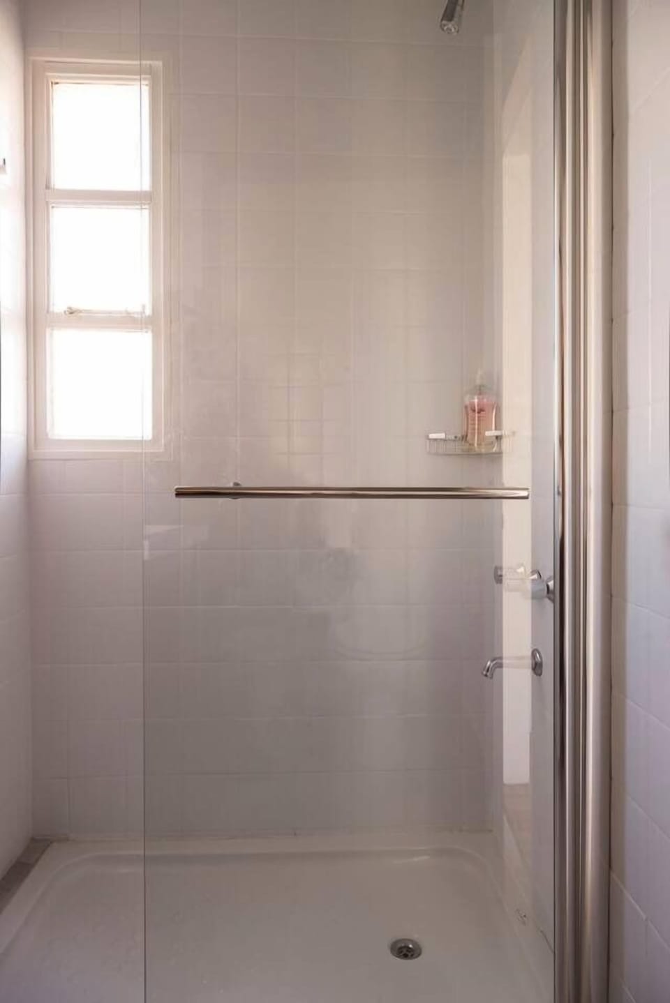 City Studio | Bathroom | Shower, hair dryer, bidet, towels