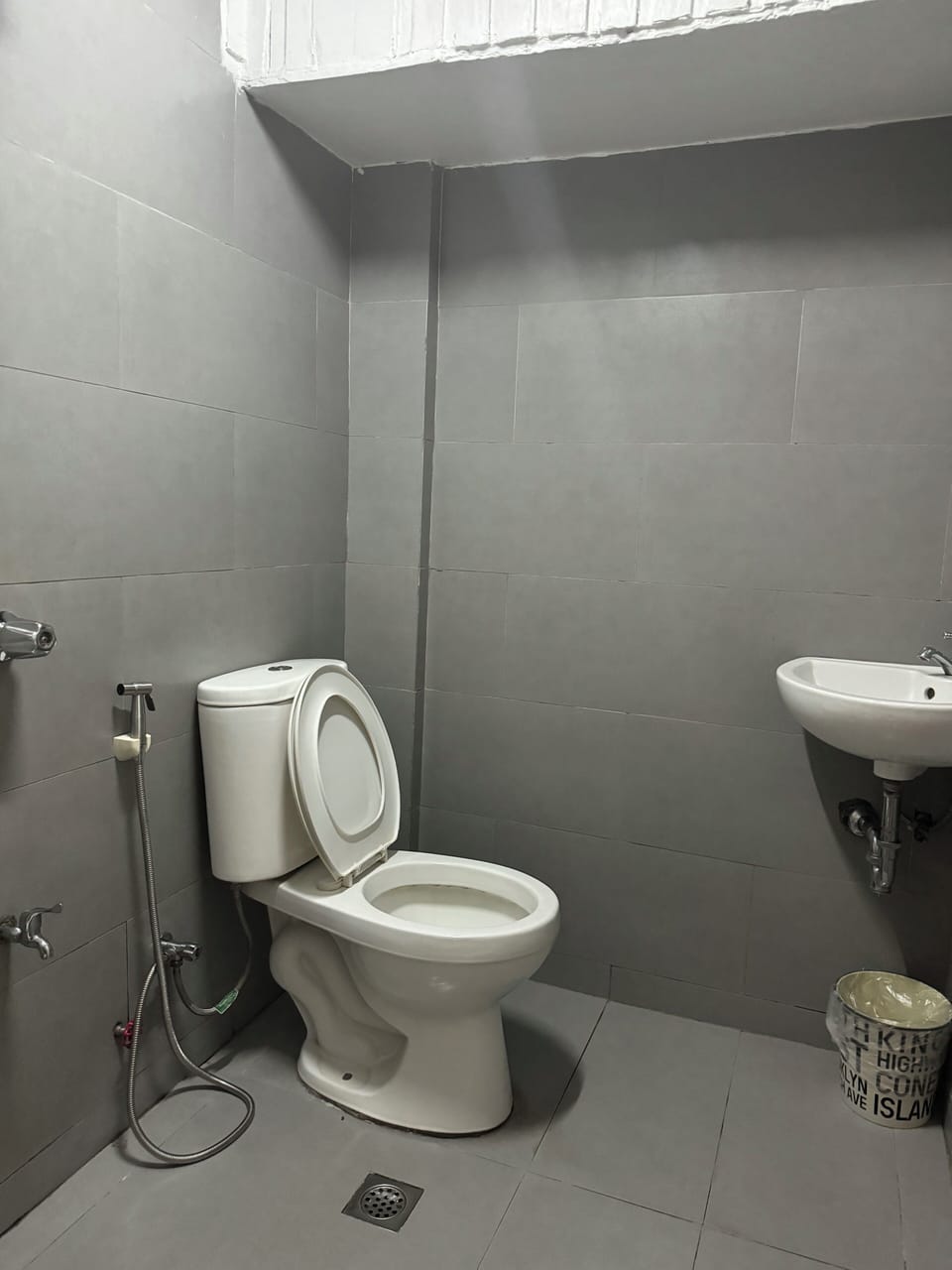 Economy Double Room, 1 Double Bed | Bathroom | Shower