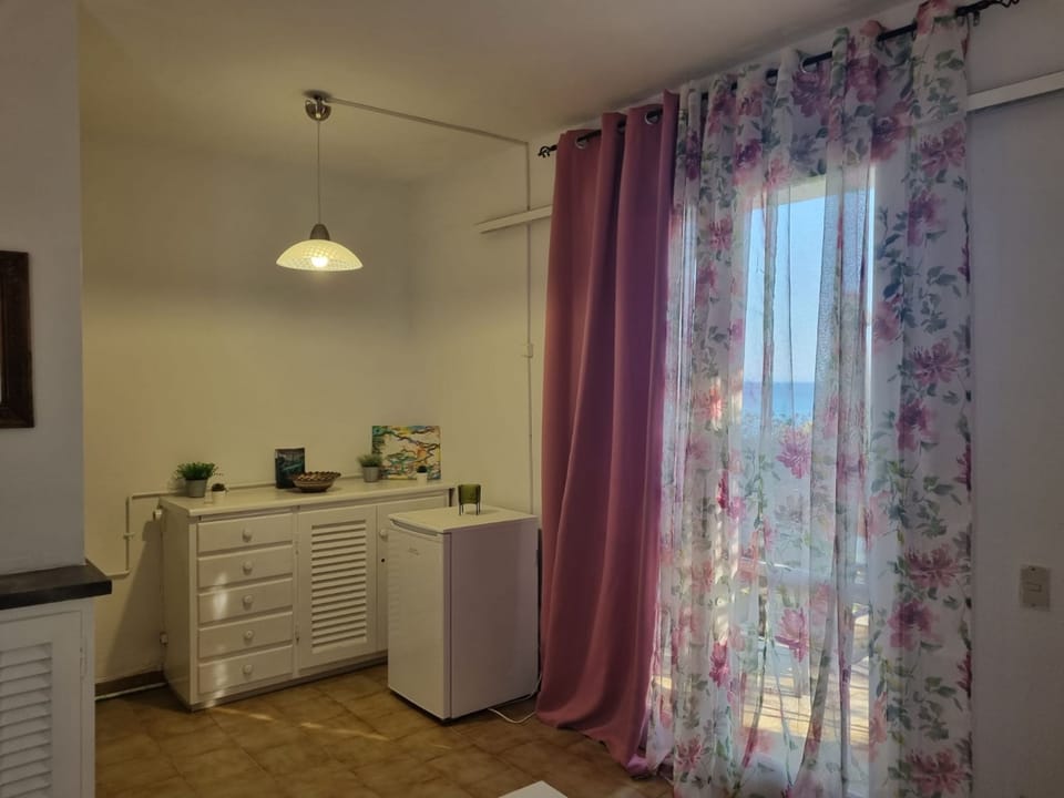 Apartment | Living area | TV