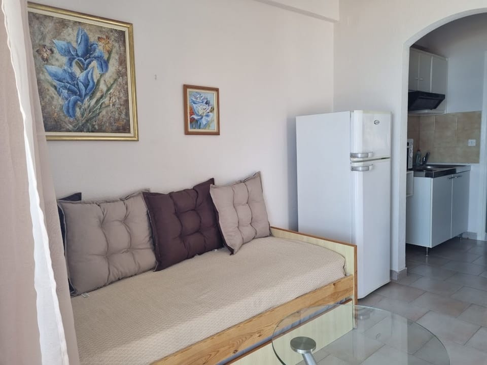 Comfort Apartment, 1 Bedroom | Living area | TV