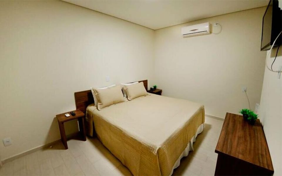 Minibar, blackout drapes, free WiFi, bed sheets