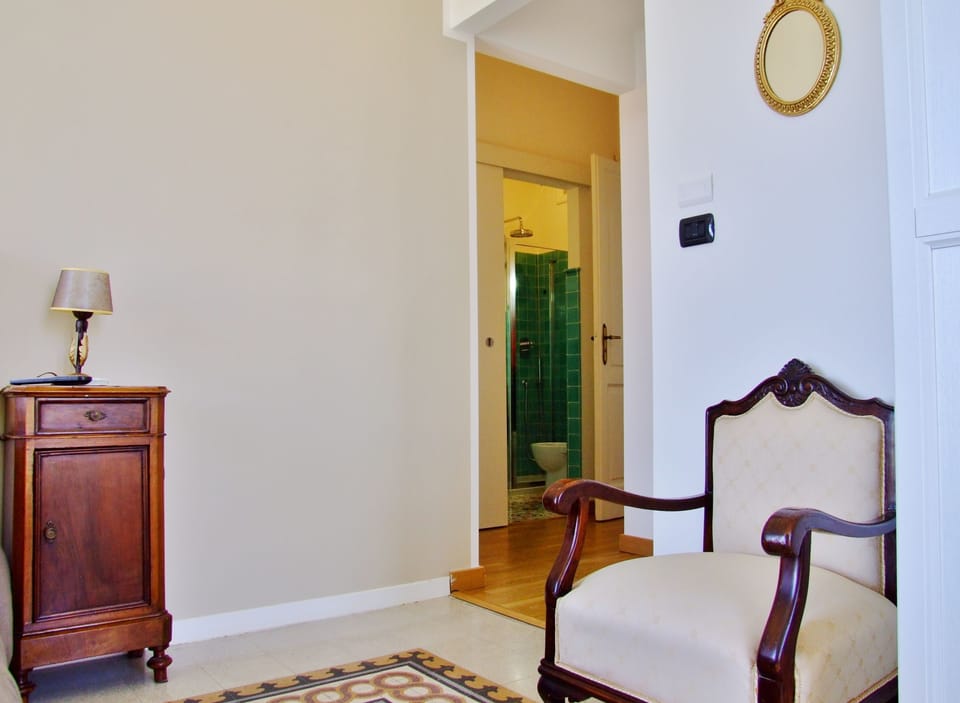 Comfort Triple Room, Ensuite, City View | Bathroom | Shower, rainfall showerhead, hair dryer, bathrobes