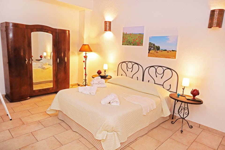 Classic Triple Room | Memory foam beds, individually decorated, individually furnished, desk