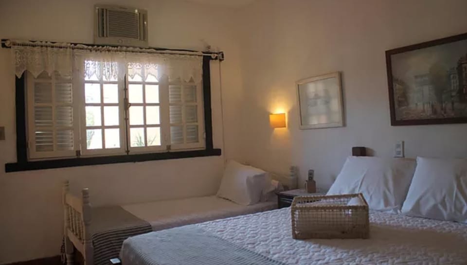 Family Suite | Minibar, free WiFi, bed sheets
