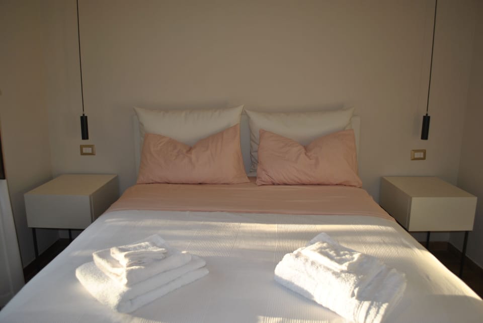 Comfort Double or Twin Room | Hypo-allergenic bedding, down comforters, memory foam beds, minibar