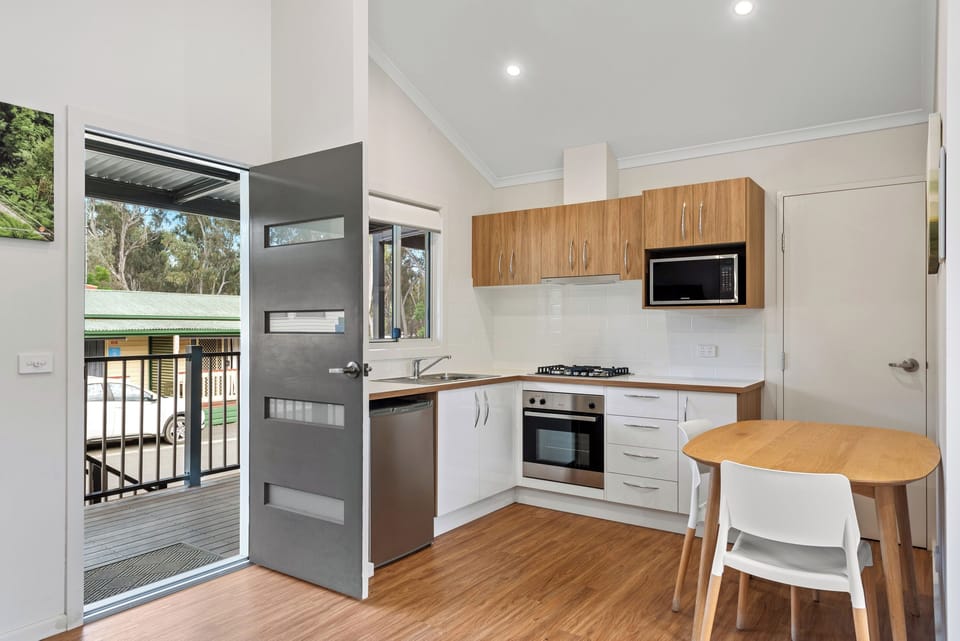 Superior Studio Cabin | In-room dining