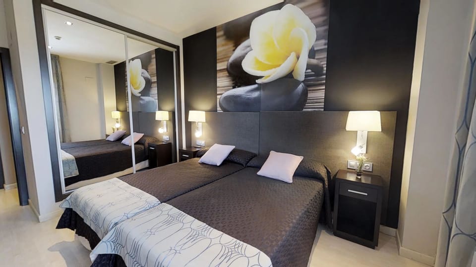1 bedroom, in-room safe, laptop workspace, blackout drapes