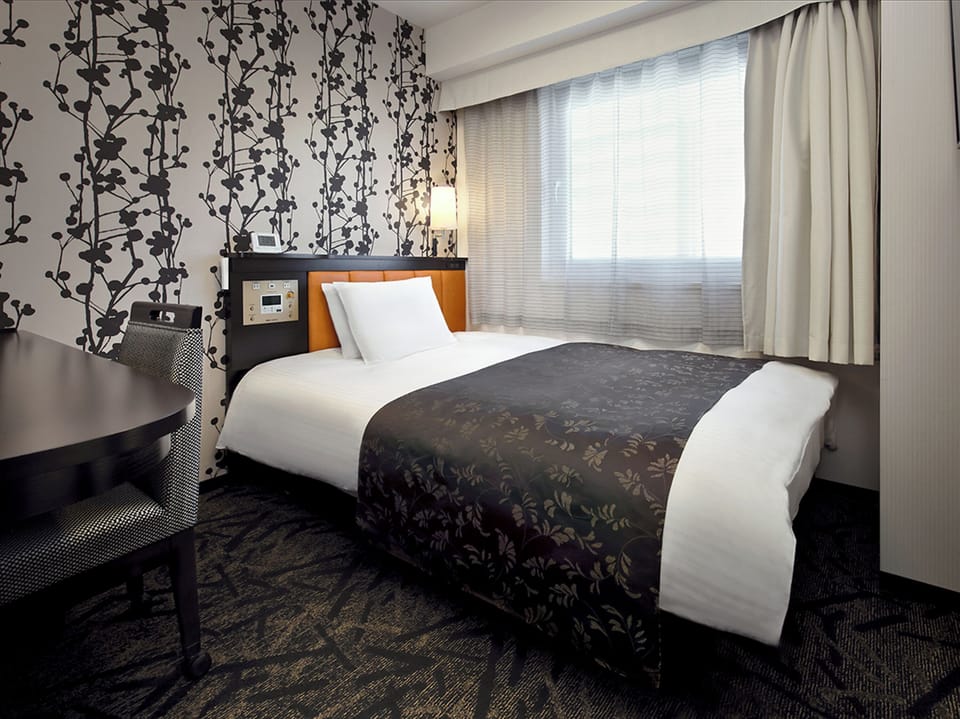 Desk, blackout drapes, free WiFi, bed sheets