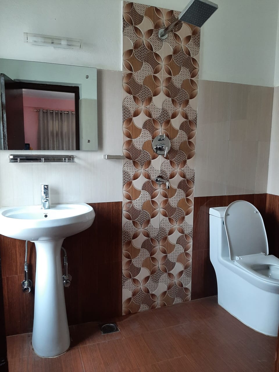 Classic Double or Twin Room | Bathroom | Shower